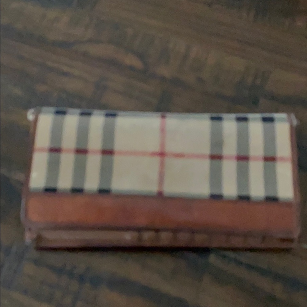 Burberry wallet used 5 years old